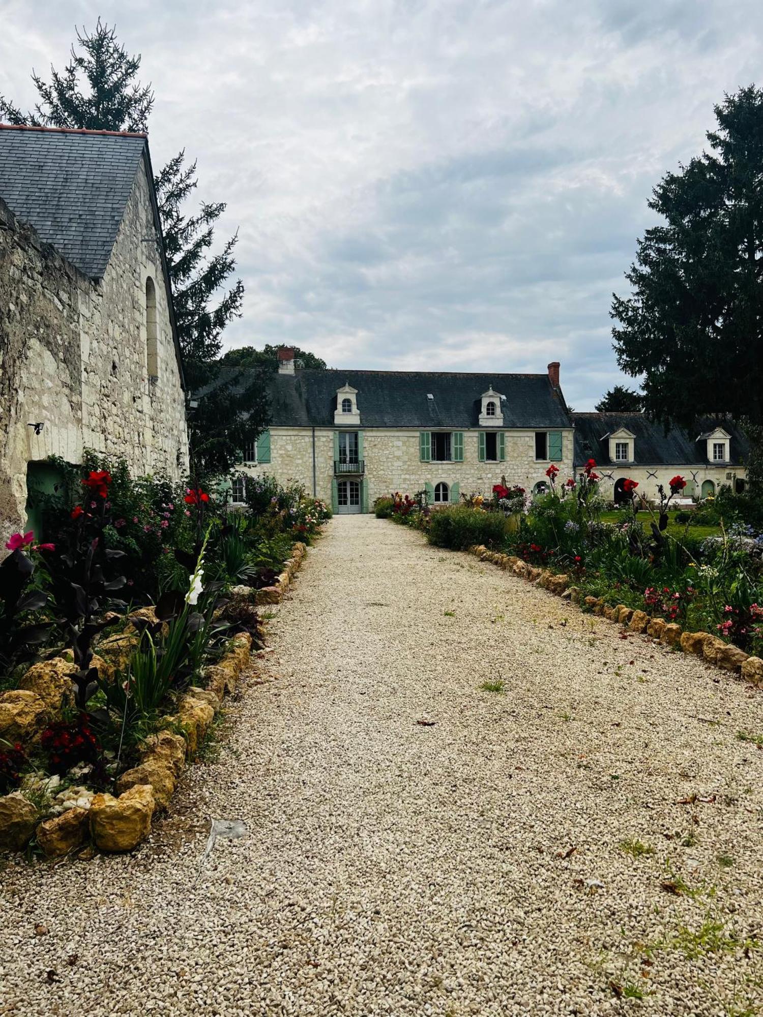 Chateau De La Thibaudiere Bois Savary - Chambre Familiale Du Roi Allonnes  Esterno foto